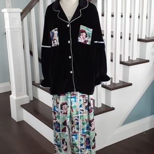 So cute kawaii black velvet Snow White pajamas ❤️